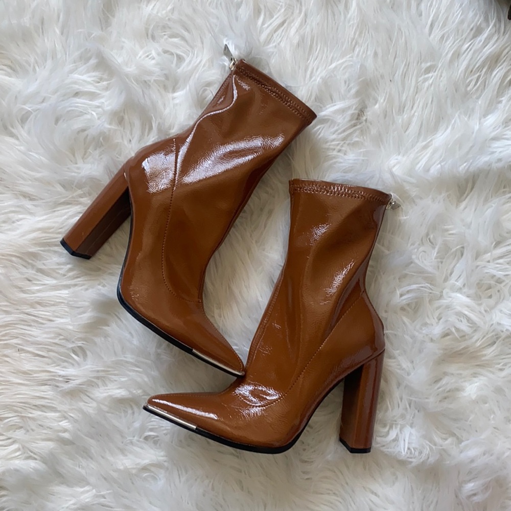 Public desire camel pat